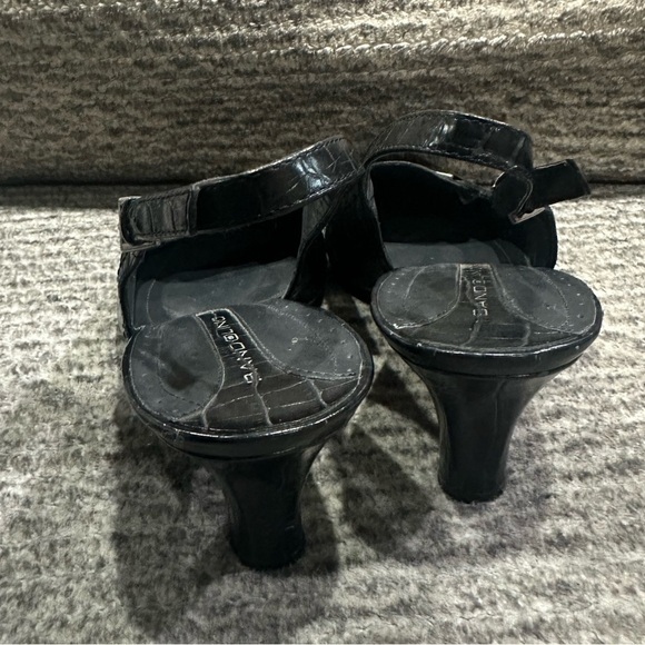 Bandolino Croc Embossed Leather Sling Back with silver hardware/buckle, EUC! - Picture 5 of 7